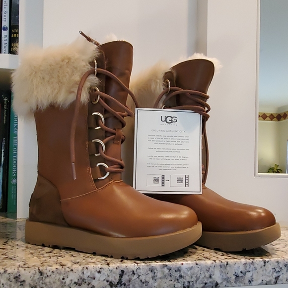 UGG Shoes - NWOT AYA UGG Smooth & Suede Leather Boots